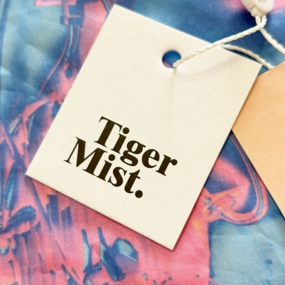 New TIGER MIST Women’s Blue Pink REN Print ALAIA BANDANA Scarf 27” X 27” - Picture 6 of 7